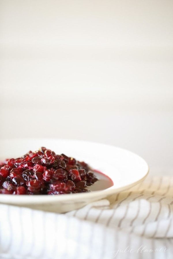 Easy cranberry sauce recipe - with red wine!